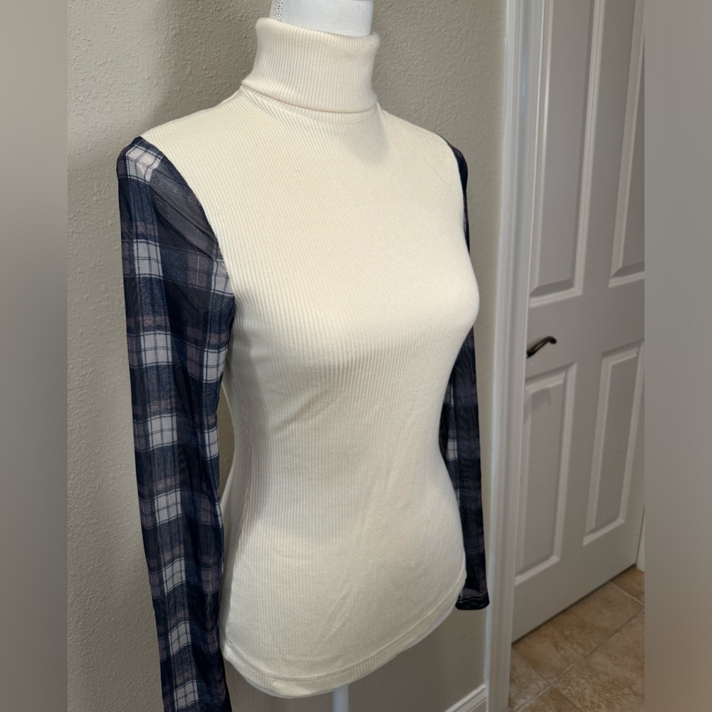 Buckle sweater - Picture 2 of 3